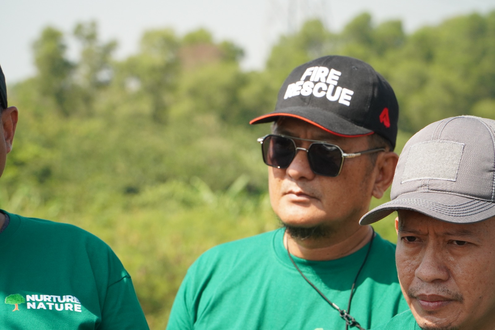 Penanaman pohon disekitar bantaran kali cipamingkis